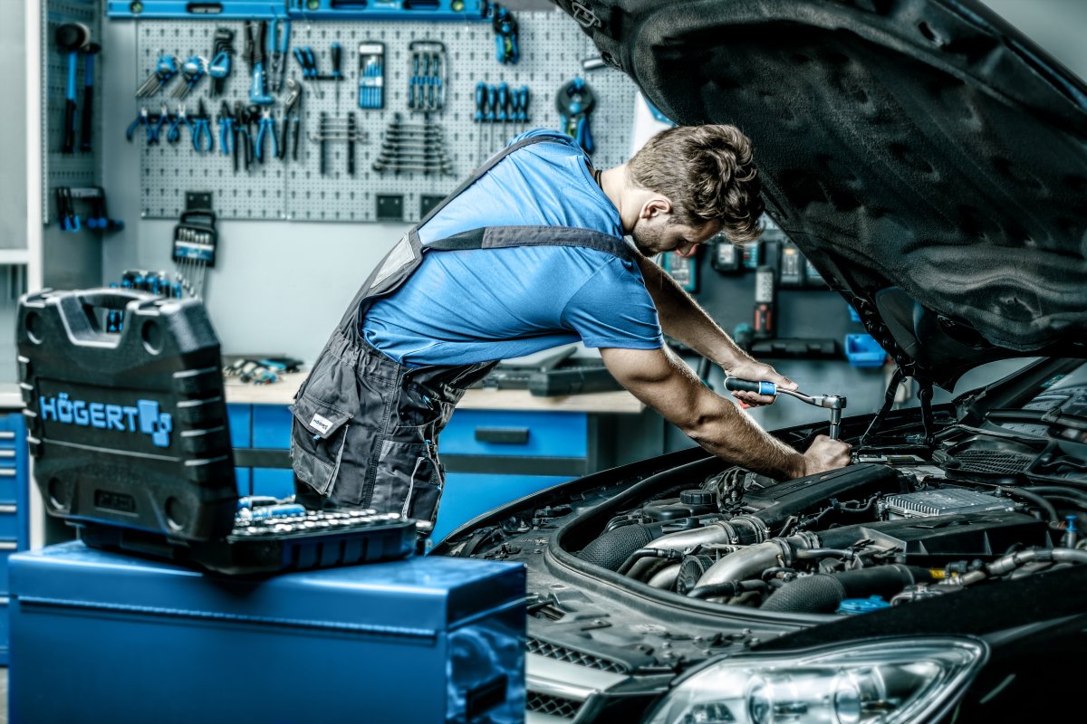 Garažo nuoma su įrankiais 1d nuo 35 Eur