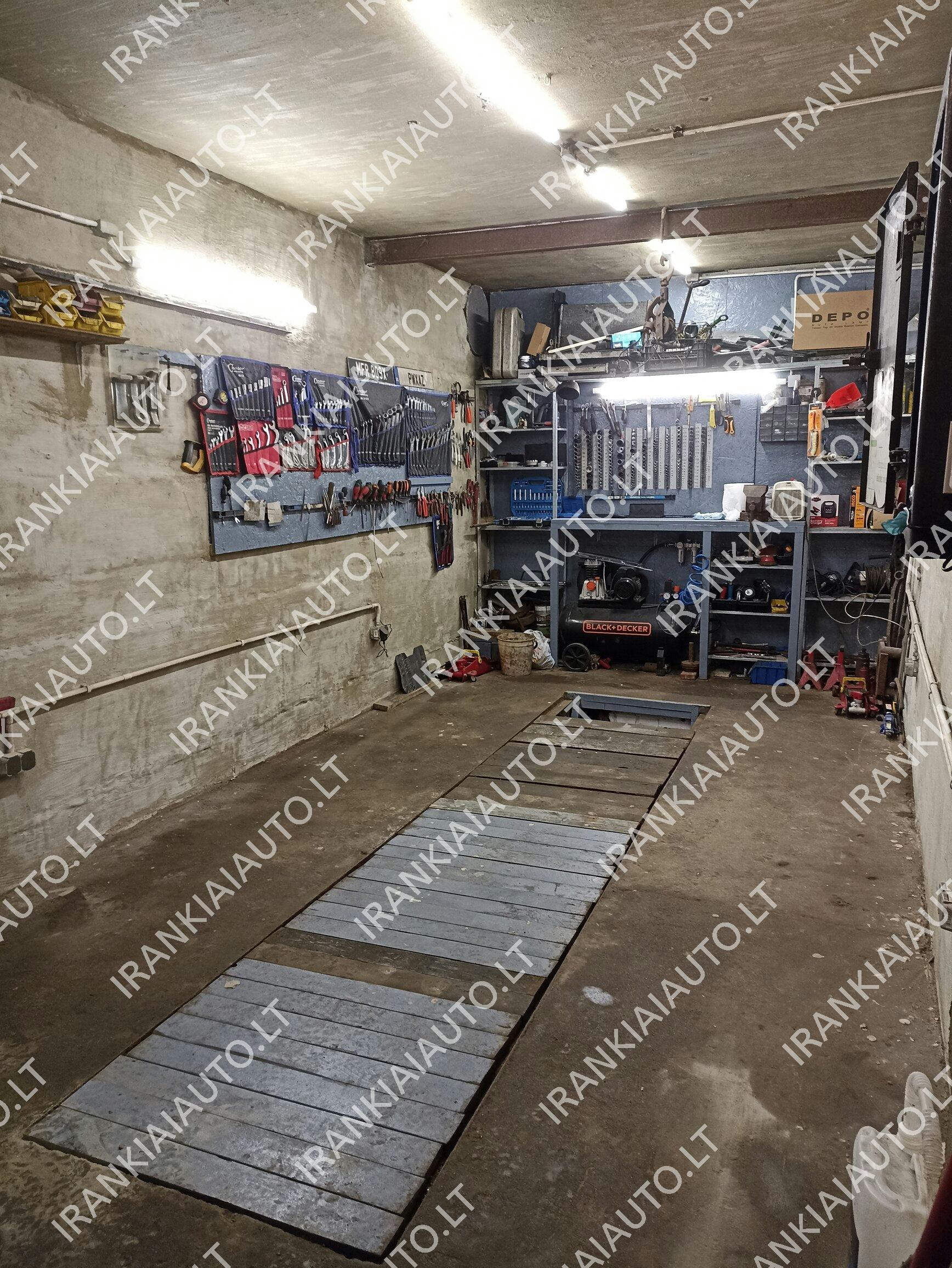 Trumpalaikė garažo nuoma su įrankiais Savitarnos garažas (su oro kompresoriumi) 1d 30€